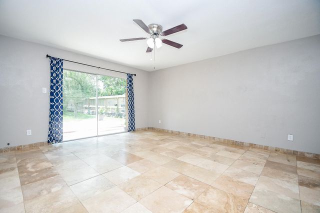 5011 Kleinway Drive, Houston, TX 77066