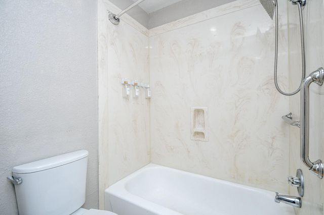 5011 Kleinway Drive, Houston, TX 77066