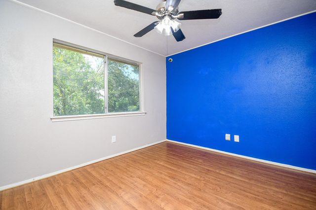5011 Kleinway Drive, Houston, TX 77066