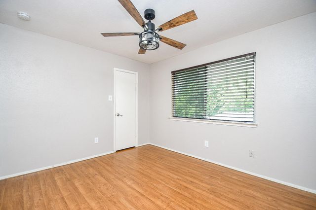 5011 Kleinway Drive, Houston, TX 77066