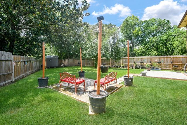 5011 Kleinway Drive, Houston, TX 77066