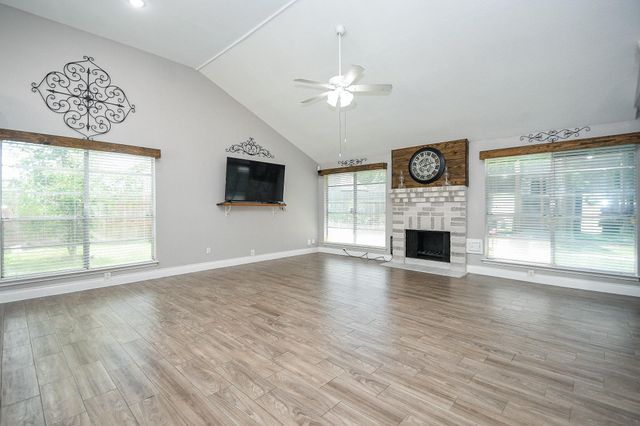 5011 Kleinway Drive, Houston, TX 77066