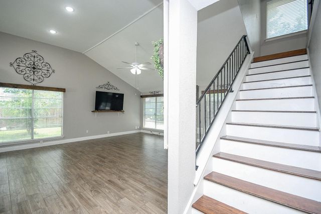 5011 Kleinway Drive, Houston, TX 77066