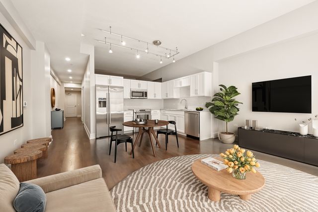 850 N Lake Shore Drive 707, Chicago, IL 60611
