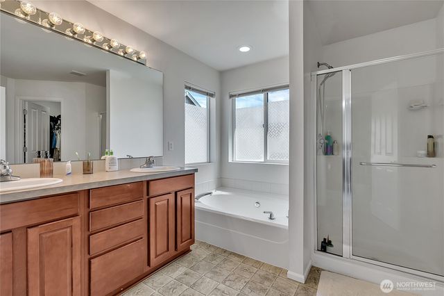 4023 Tribute Avenue E, Fife, WA 98424
