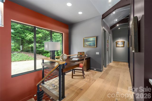 257 Bear Landing Drive, Hendersonville, NC 28792