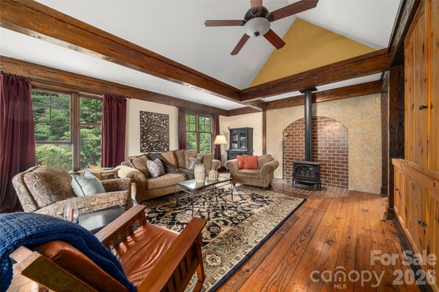 257 Bear Landing Drive, Hendersonville, NC 28792