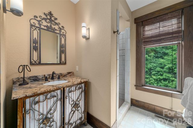 257 Bear Landing Drive, Hendersonville, NC 28792