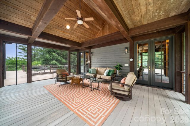 257 Bear Landing Drive, Hendersonville, NC 28792