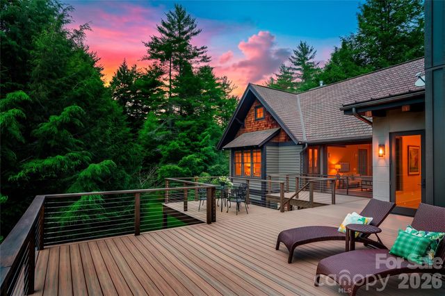 257 Bear Landing Drive, Hendersonville, NC 28792