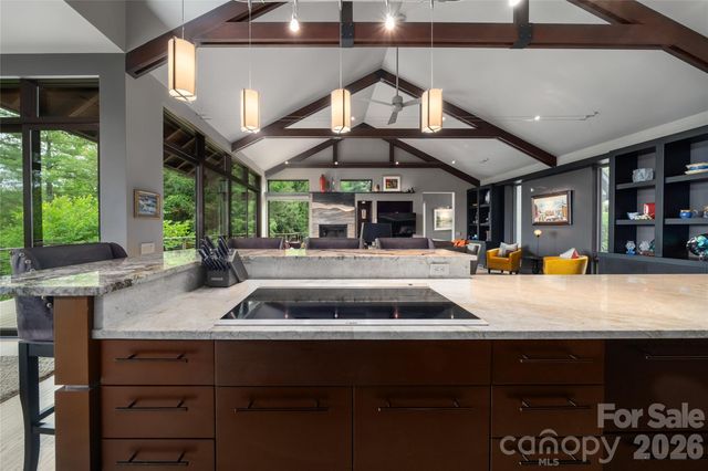257 Bear Landing Drive, Hendersonville, NC 28792