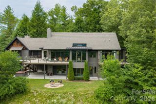 257 Bear Landing Drive, Hendersonville, NC 28792