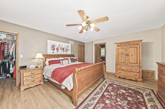 1230 S Springdale ROAD, Waukesha, WI 53186