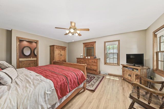 1230 S Springdale ROAD, Waukesha, WI 53186