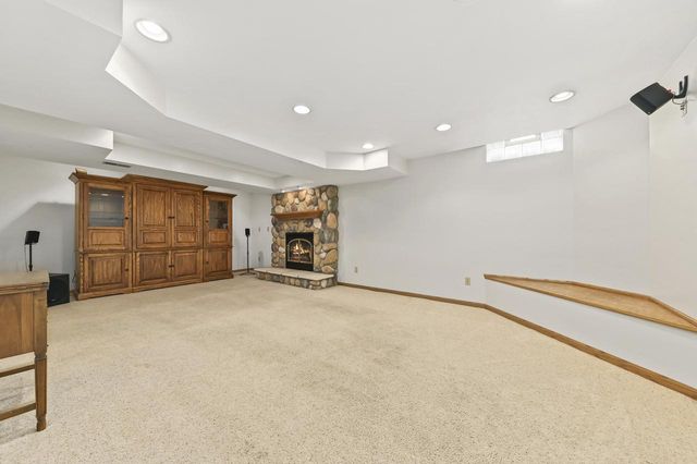 1230 S Springdale ROAD, Waukesha, WI 53186
