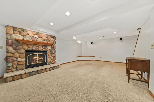 1230 S Springdale ROAD, Waukesha, WI 53186