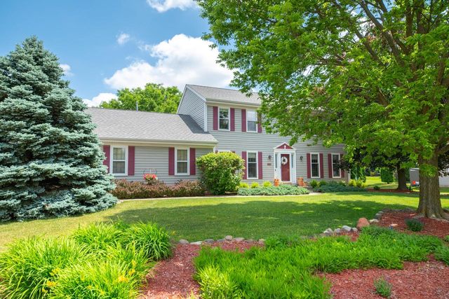 1230 S Springdale ROAD, Waukesha, WI 53186