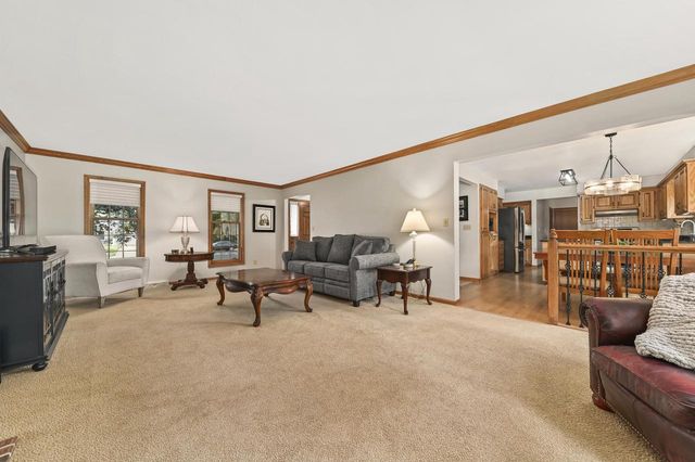 1230 S Springdale ROAD, Waukesha, WI 53186