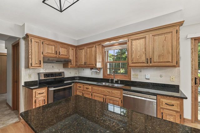 1230 S Springdale ROAD, Waukesha, WI 53186