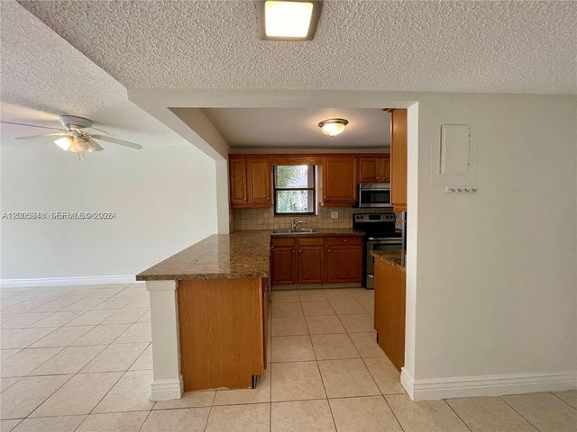 2320 S Cypress Bend Drive 204, Pompano Beach, FL 33069