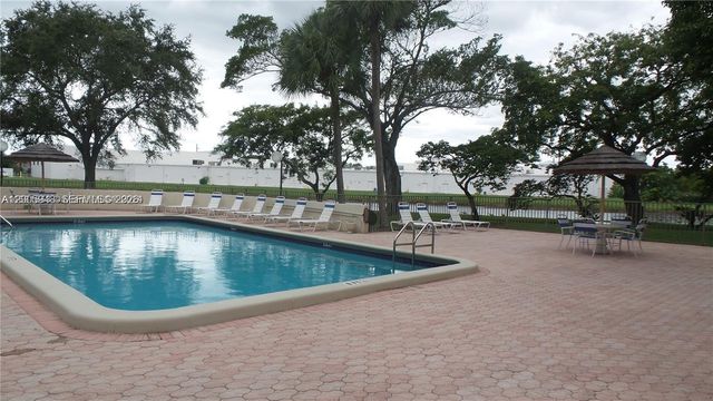 2320 S Cypress Bend Drive 204, Pompano Beach, FL 33069