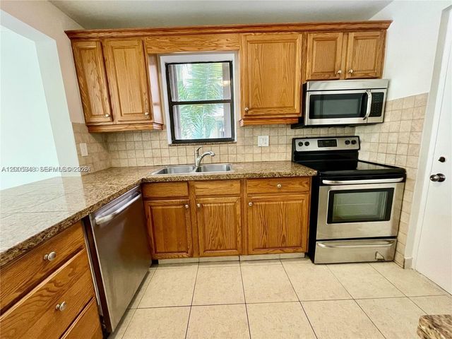 2320 S Cypress Bend Drive 204, Pompano Beach, FL 33069