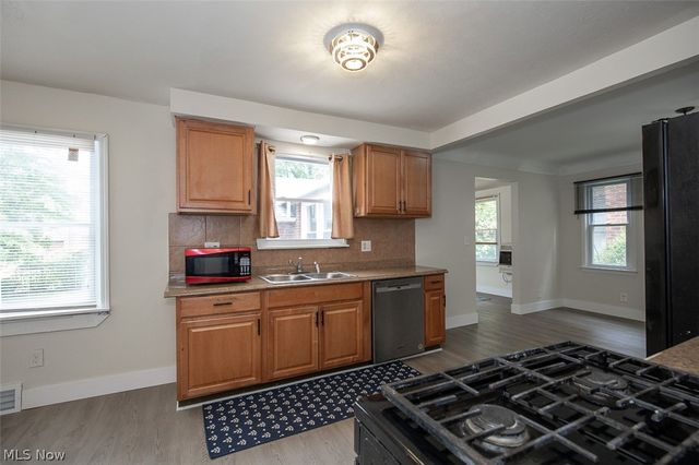 2374 Traymore Road, University Heights, OH 44118