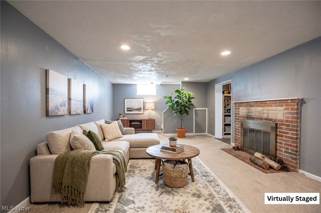 2374 Traymore Road, University Heights, OH 44118