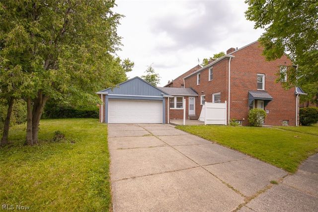 2374 Traymore Road, University Heights, OH 44118