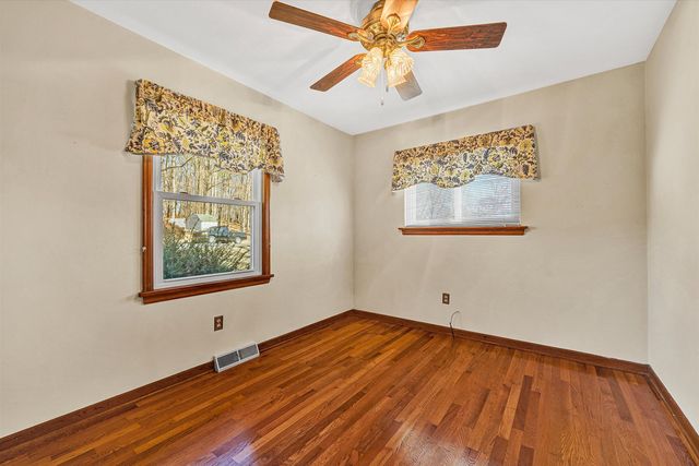 983 Shelbourne AVE, Vinton, VA 24179