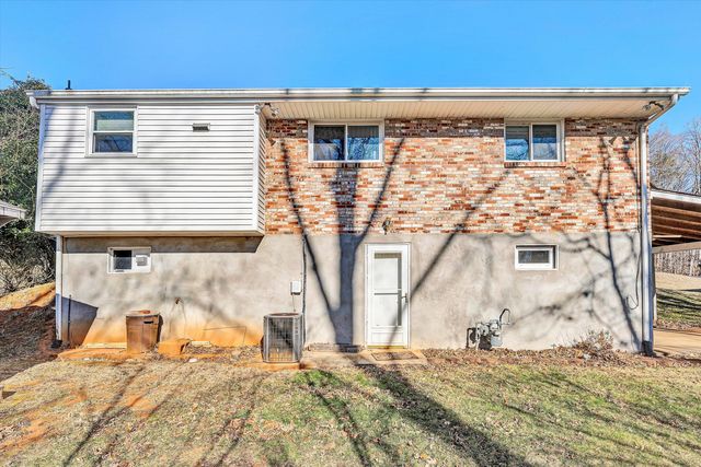 983 Shelbourne AVE, Vinton, VA 24179