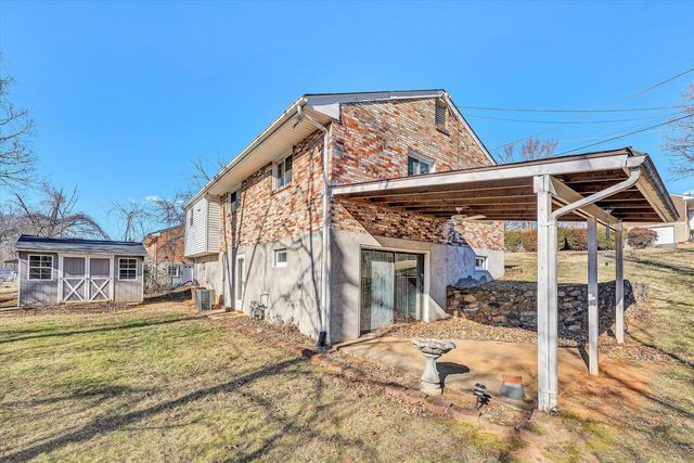 983 Shelbourne AVE, Vinton, VA 24179