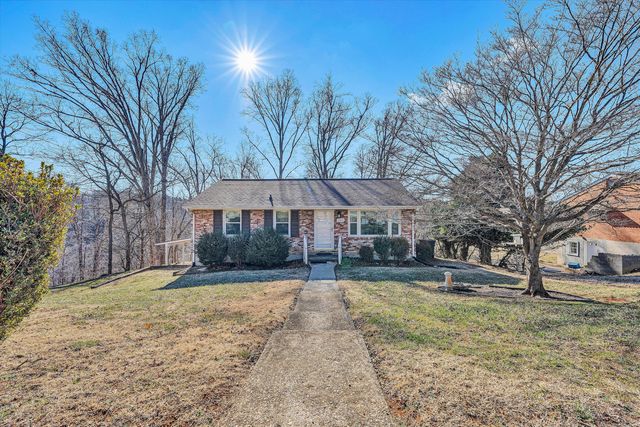 983 Shelbourne AVE, Vinton, VA 24179