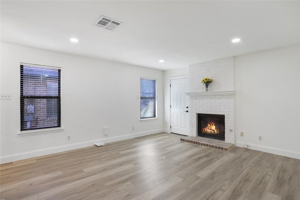 101 Clearday DR 104, Austin, TX 78745