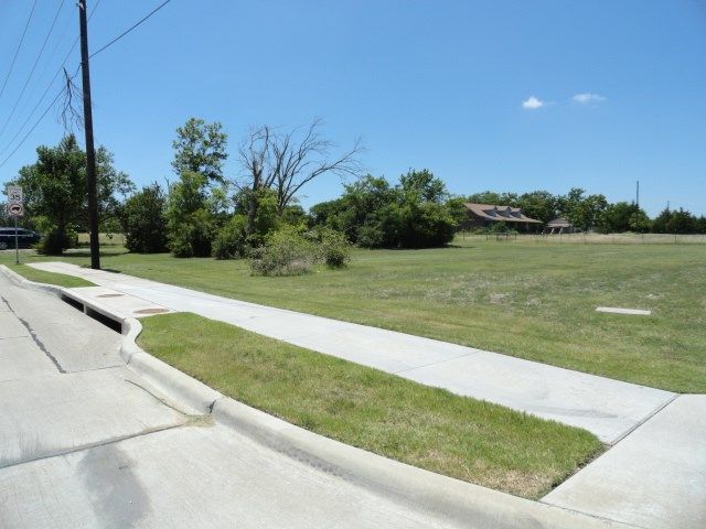 3929 Hickox Road, Rowlett, TX 75089