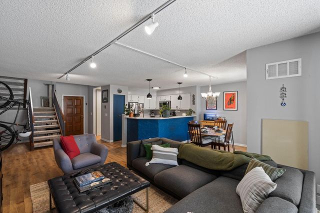1372 Carling Drive 207, Saint Paul, MN 55108