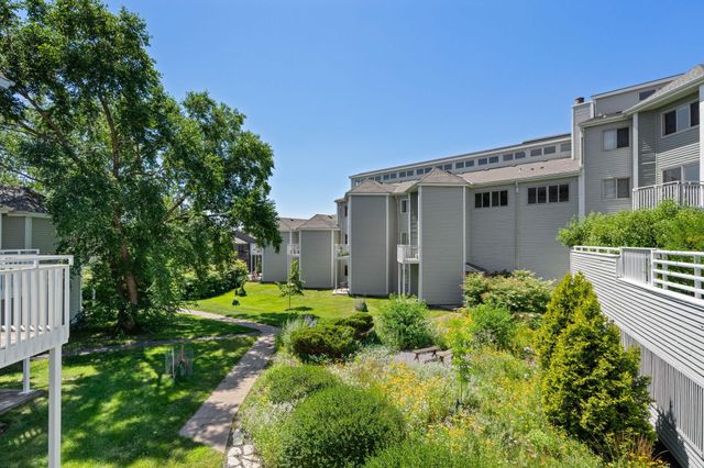 1372 Carling Drive 207, Saint Paul, MN 55108