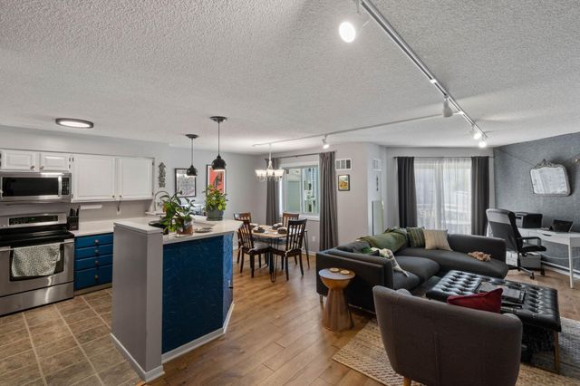 1372 Carling Drive 207, Saint Paul, MN 55108