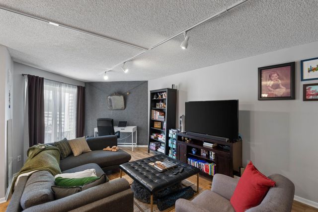 1372 Carling Drive 207, Saint Paul, MN 55108
