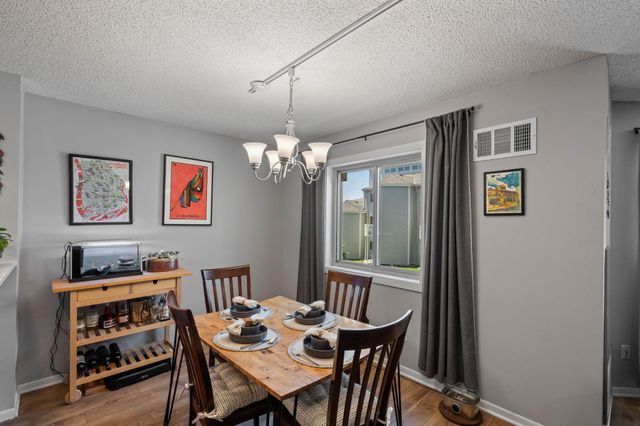 1372 Carling Drive 207, Saint Paul, MN 55108