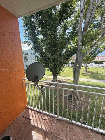 11309 SW 200th Street C213, Miami, FL 33157