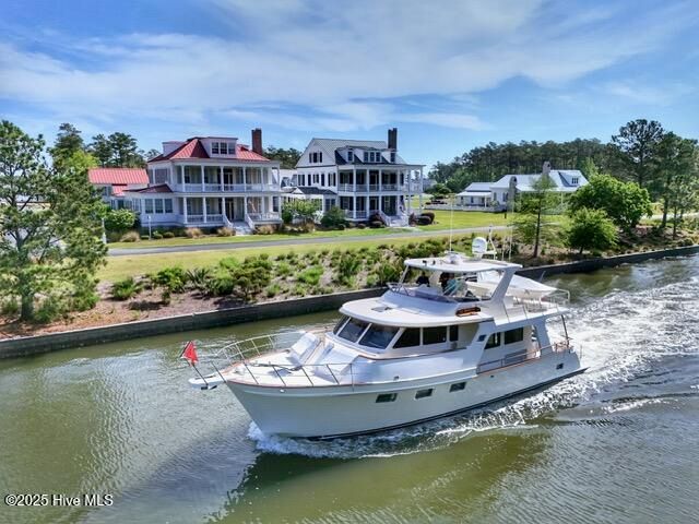 71 Jayne Point, Oriental, NC 28571