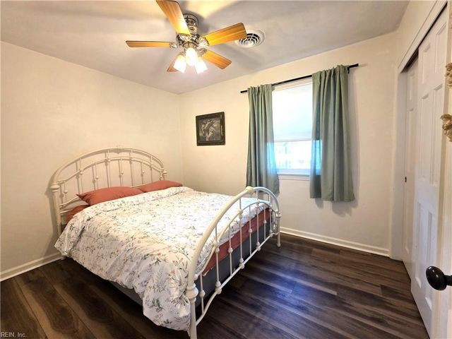 420 Woodberry DR, Chesapeake, VA 23322