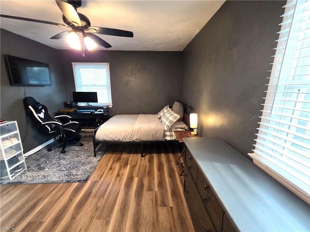 420 Woodberry DR, Chesapeake, VA 23322