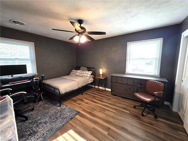 420 Woodberry DR, Chesapeake, VA 23322