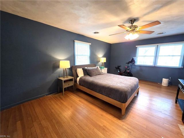 420 Woodberry DR, Chesapeake, VA 23322