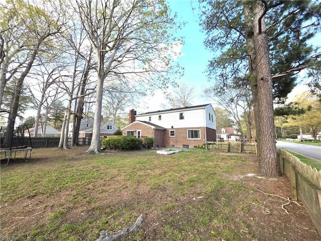 420 Woodberry DR, Chesapeake, VA 23322