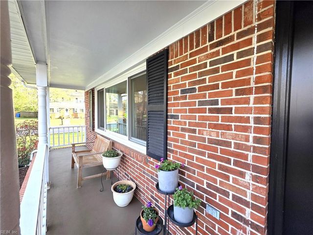 420 Woodberry DR, Chesapeake, VA 23322