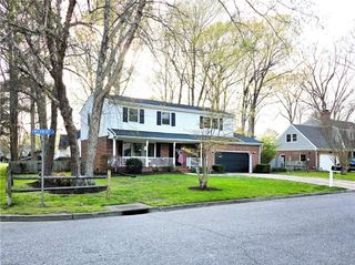 420 Woodberry DR, Chesapeake, VA 23322