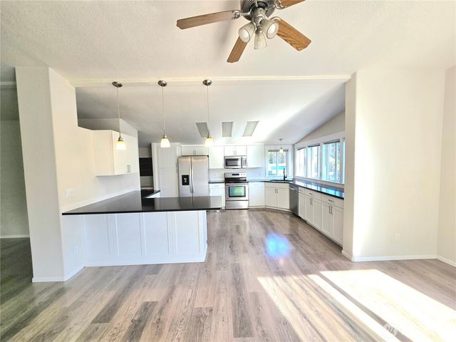 1476 Kitsap Lake Road NW, Bremerton, WA 98312